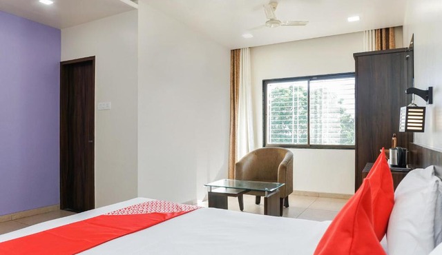 OYO 27051 Karishma Palace