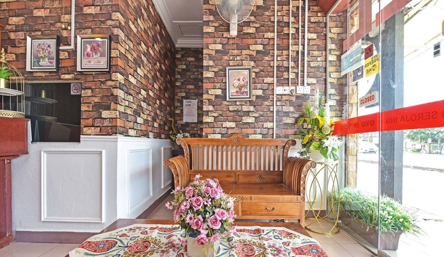 OYO 89498 Sri Seroja Inn Budget Hotel