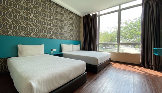 OYO 89752 7 Days Express Hotel
