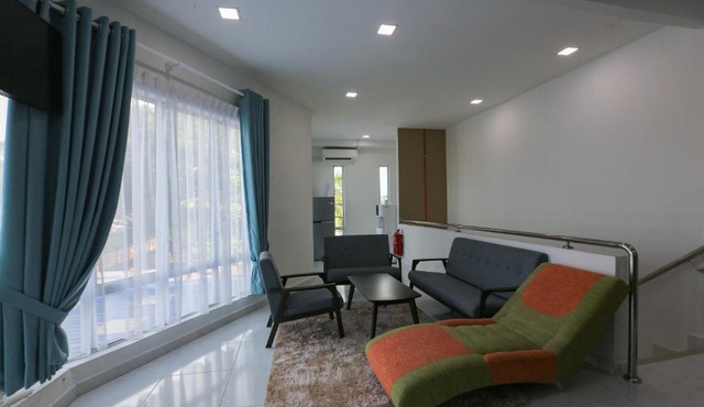 OYO 89859 Pp Traveller's Hotel