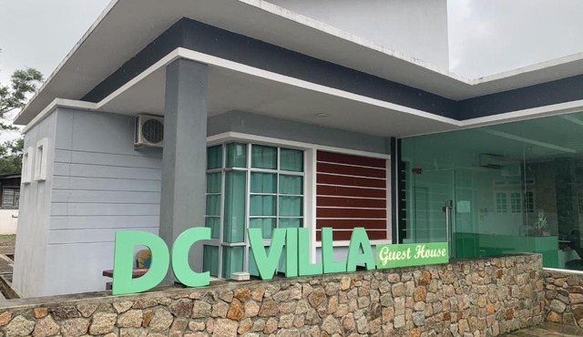 OYO 90005 Dc Villa Guest House