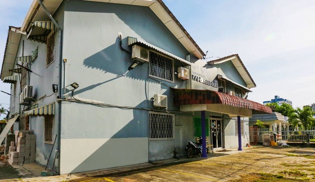 OYO 90881 Top Star Hotel