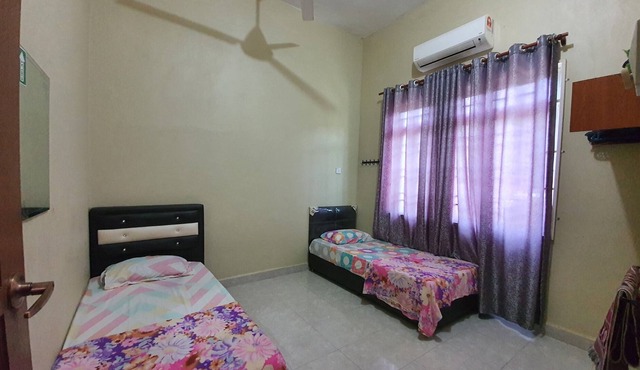 OYO HOME 90280 Darussalam Homestay