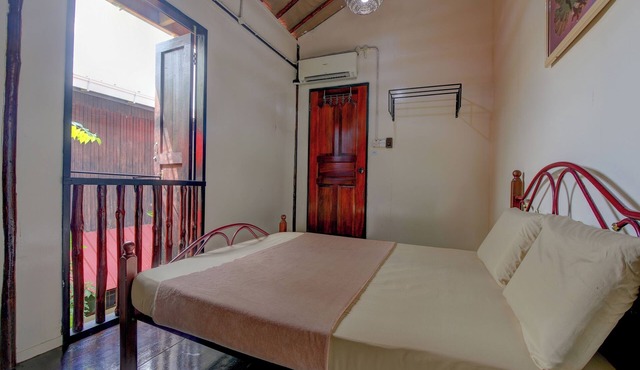 OYO HOME 90800 Rumah Pangi Homestay