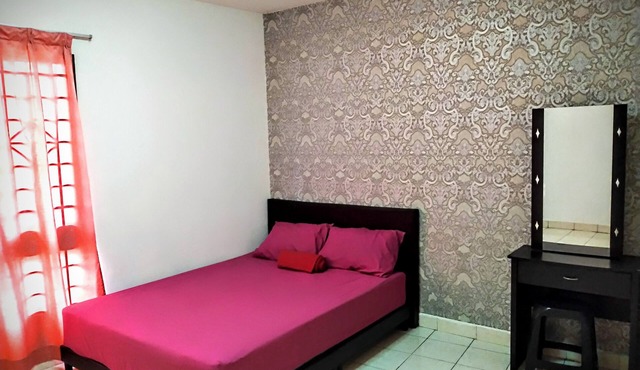 Palm Spring Condo Near Petaling Jaya MRT Station