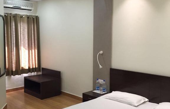 Pamposh Guest House GK II Market