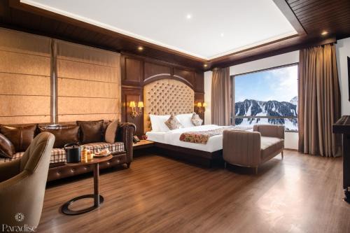 Paradise Hotels