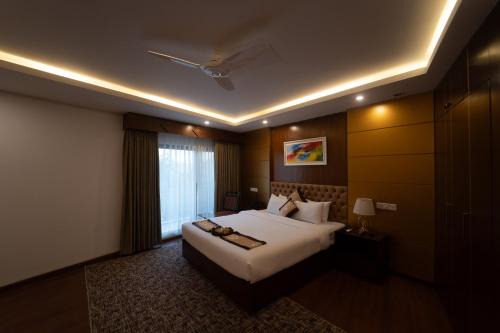 Paragon Hotel & Resort