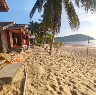 Permata Beach Chalet