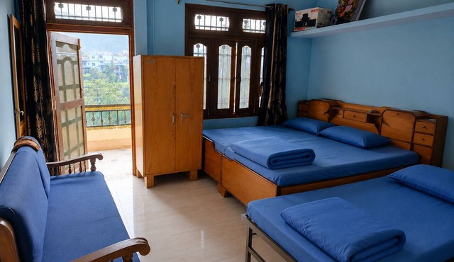 Pet-Friendly Mountain Homestay with Kitchen with scenic view