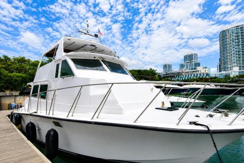 Peyser 1 Private Yacht Charter Puteri Harbour