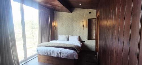 Pine Breeze Luxe