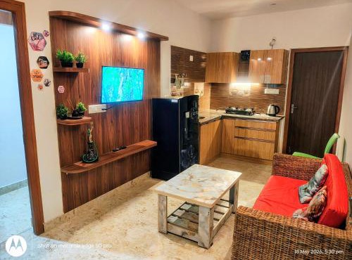 Plus Stays - Nature's Nest 1-BHK & 2-BHK Apts with Balcony near Wipro IT SEZ
