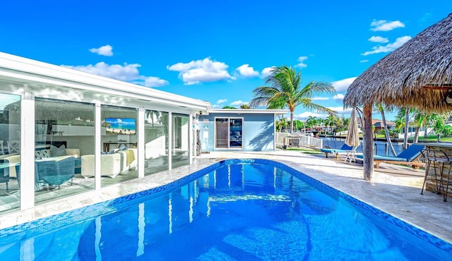 Pool & Waterfront! Tiki Hut+Close To Beach! in Pompano Beach