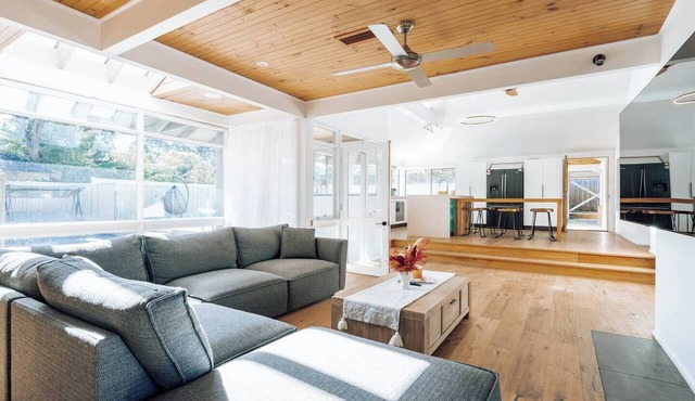 Poolside Haven Your Mount Eliza Family Getaway in Mount Eliza
