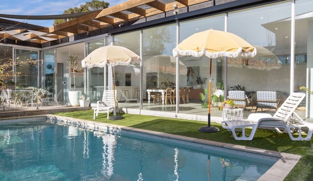 POOLSIDE PARADISE - MOUNT ELIZA in Mount Eliza