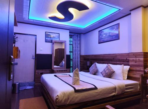 Pradhan Hotel Mirik Lake Side