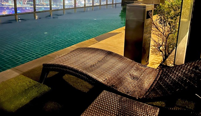 Premium Retreat Suite Icon City