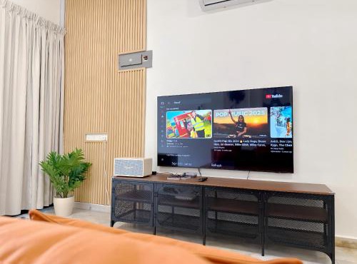 Premium singlestorey BM Alma 6pax near Aeon-Lotus's