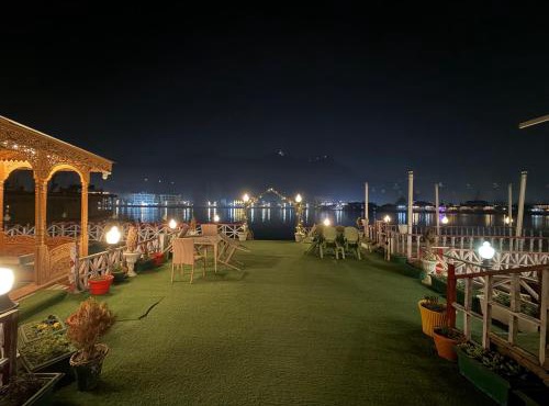 Pride Group of Houseboats