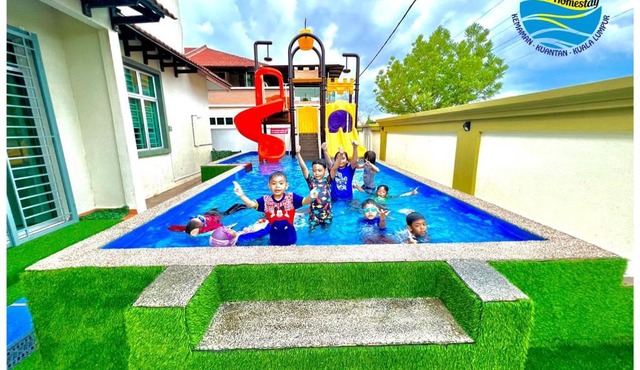 Private Water Park at Cozy House HS Sweet Homestay