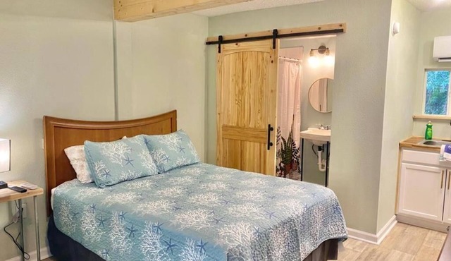 Queen Kitchenette by the Bay #12 in Panacea