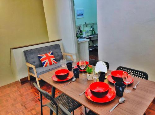Queensbay Mall, Up to 6 Pax, 3 Bedrooms, 2 Bathrooms, 1 Car Park by Star Home