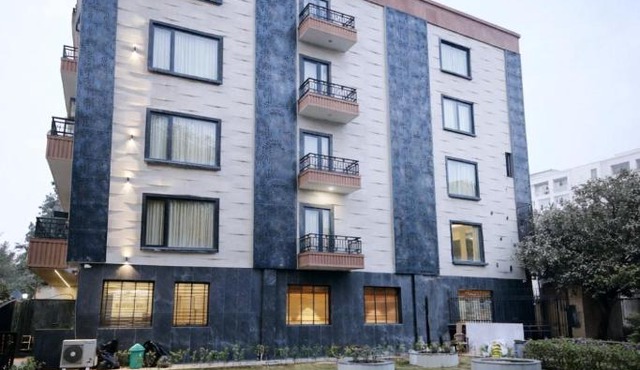 QuickIn Stayz Near Paras Hospital Golf Course Rd Sector 43 Gurgaon