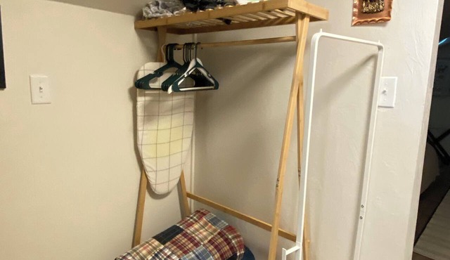 Quiet & cozy loft apartment only minutes to downtown Springfield and U of O. in Springfield