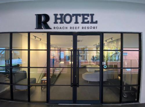 R Hotel Aeropod