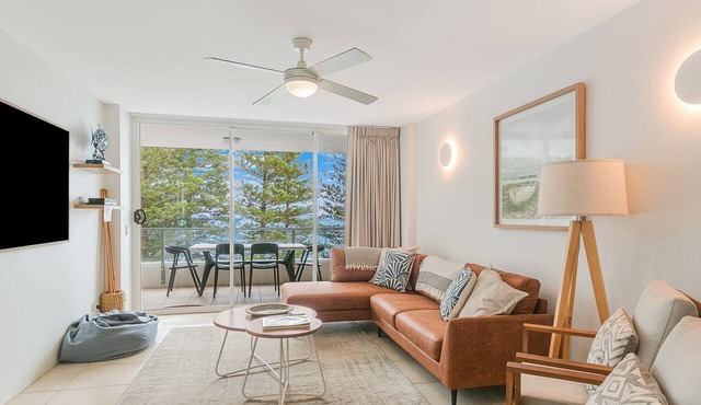 Rainbow Pacific Unit 20- Lovely Beachfront unit in Rainbow Bay Coolangatta with Wi-Fi Included