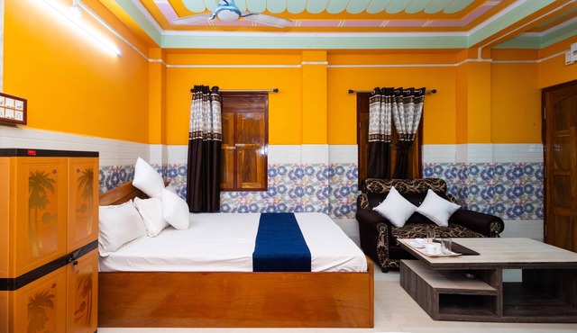 RAJA HOTEL AND LODGE