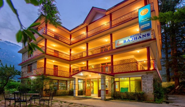 Rajhans hotel