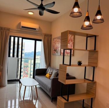 Relax Dreamy Staycation with Parking & Wi-Fi - MSuite at Bandar Manjalara, Near Desa ParkCity, Arkadia & Eateries