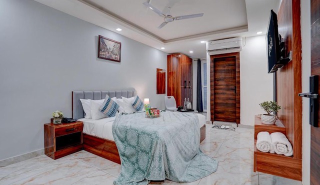 Restin Hotel - Spectrum Mall Road - Sector 101