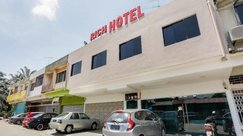 Rich Hotel