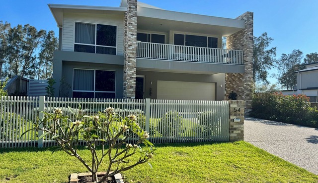 Riverfront Luxury | Serenity to Celebration | Pets OK | Sleeps 14 | Tea Gardens