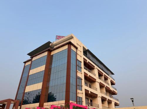 Royal Night Hotel & Resort