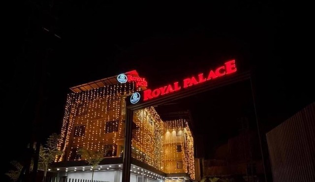 ROYAL PALACE STAY