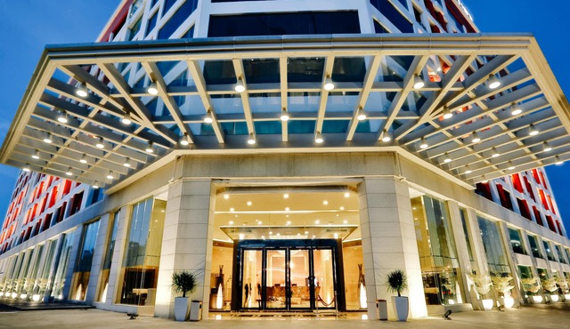Royale Signature Hotel