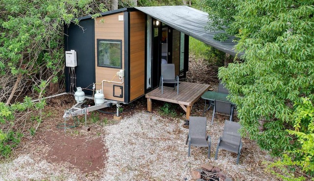 Rustic Tiny House with Fire Pit & Hilltop Views in Perwillowen, Australia in Perwillowen