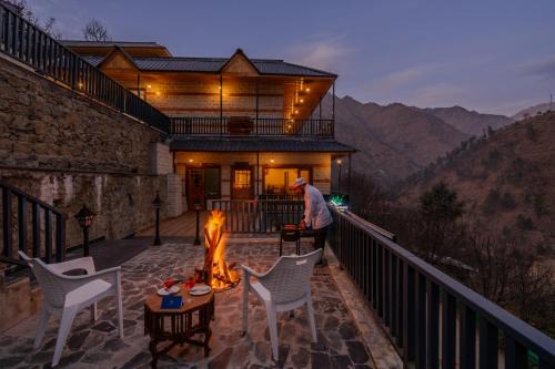 SaffronStays Tirthan House - Balcony View