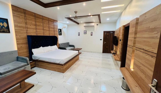 Saini Hotel