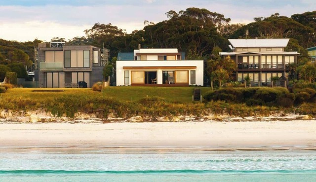 'Saltspray' - Luxe Jervis Bay Beachfront Retreat
