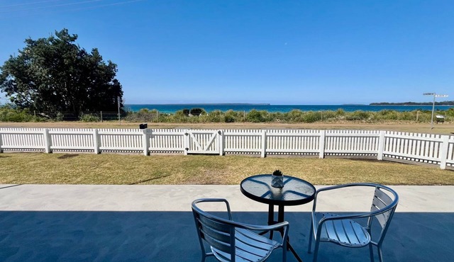 Sandy Shores Vincentia by Book Jervis Bay - Across the Road from the Beach! The Perfect Escape