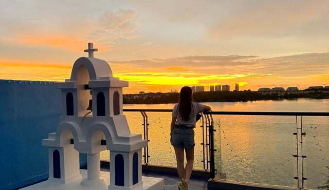 Santorini in Msia 3000sqft TownVilla, rooftop BBQ, sunset lakeview, 5BR, 13pax