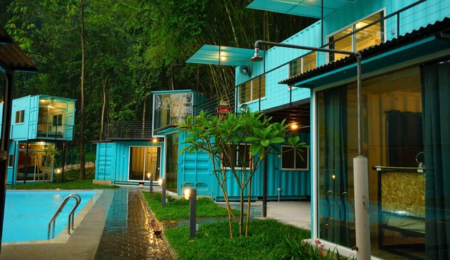 Sarang by the brook