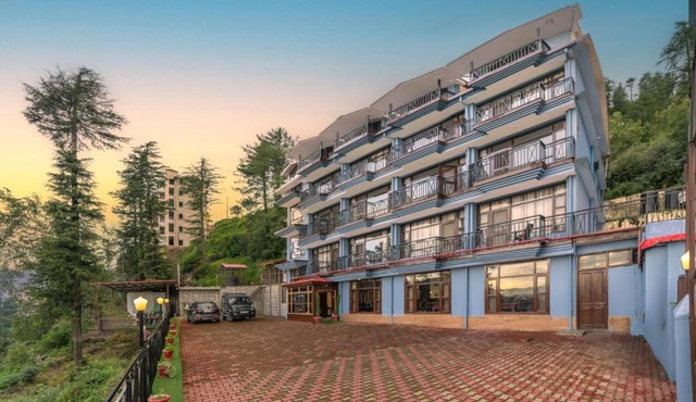 Sattva Lok Shimla l Family Events l Lift l Power Backup I Sky Bonfire l Free Parking l Kufri Shimla By Exotic Stays