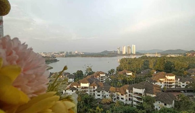 Sawtelle Cyberjaya Lakeview Haven