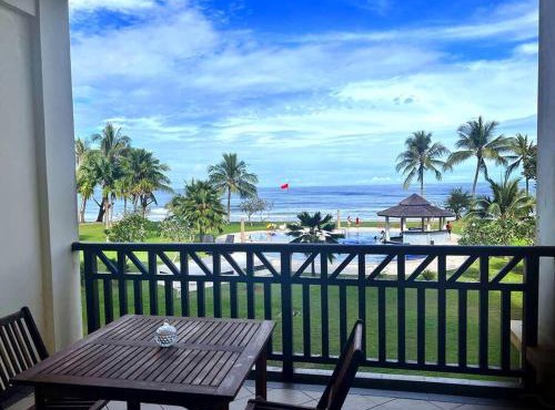 Seascape Karambunai Home - Amazing sea front view!